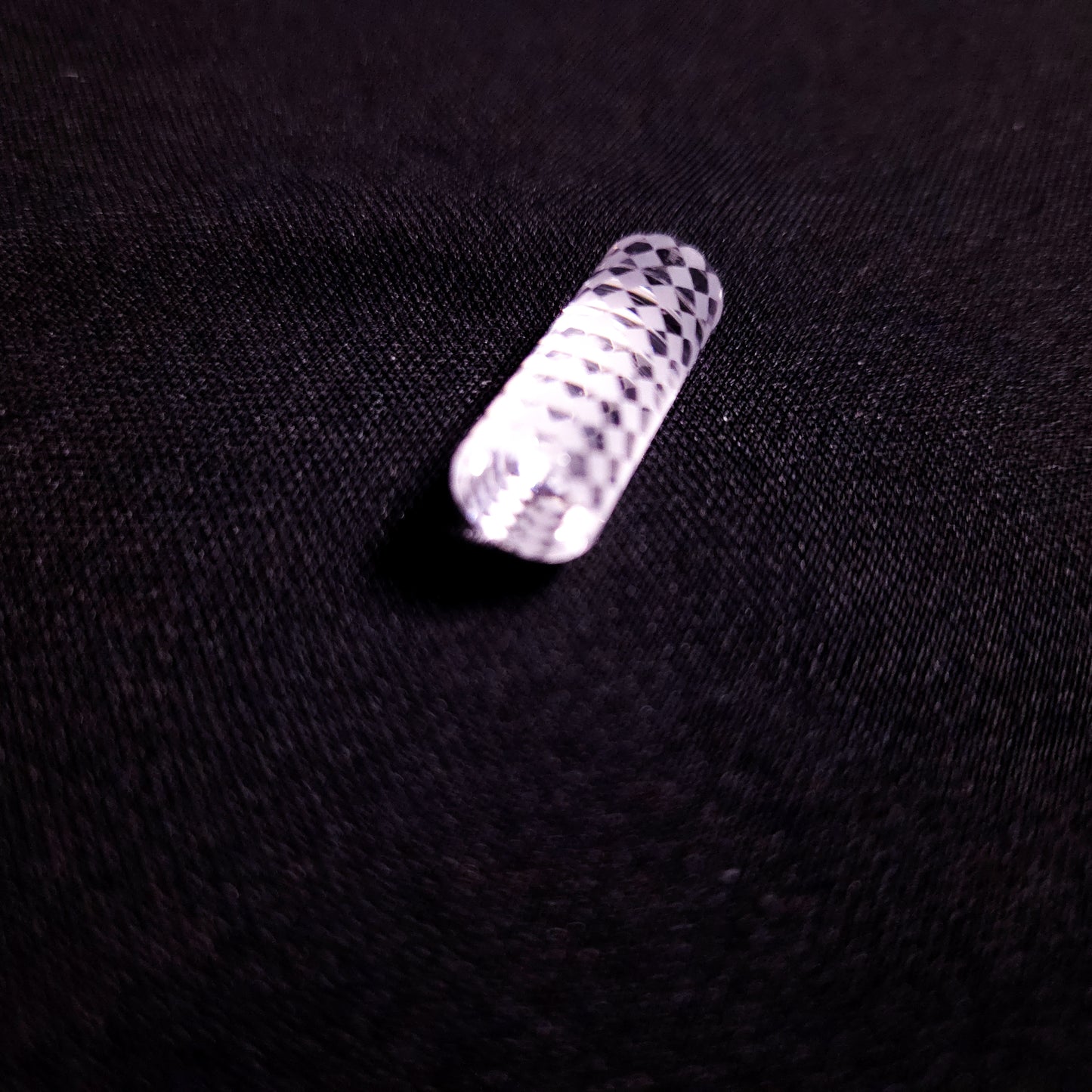 Quartz solid Pillar -Checkered 8x20mm
