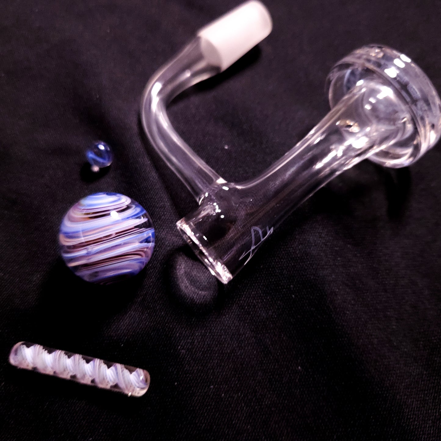 Hourglass Tower Set - DNA (Guya Glass)